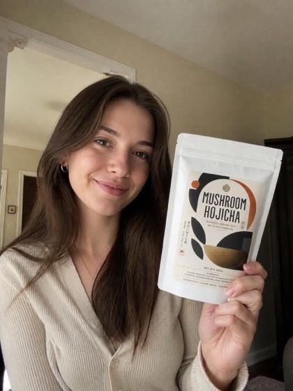Customer photo of a hojicha mushroom blend made with roasted Japanese green tea